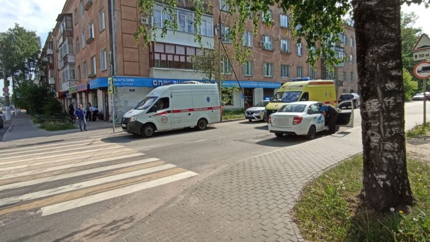 Велосипедиста доставили в больницу после ДТП в Твери