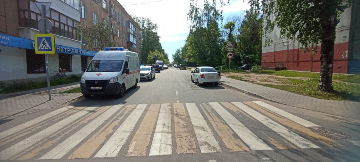 Велосипедиста доставили в больницу после ДТП в Твери