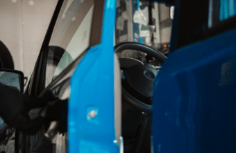 Эксперт рассказал о популярных уловках, которые используют при краже из машины Эксперт рассказал о популярных уловках, которые используют при краже из машины