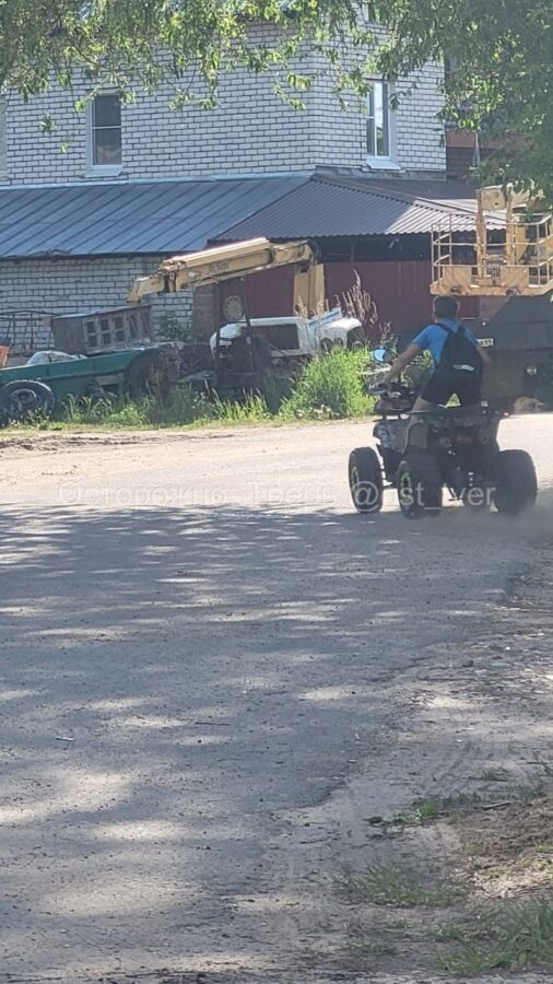По Твери на квадроцикле разъезжает малолетний ребенок