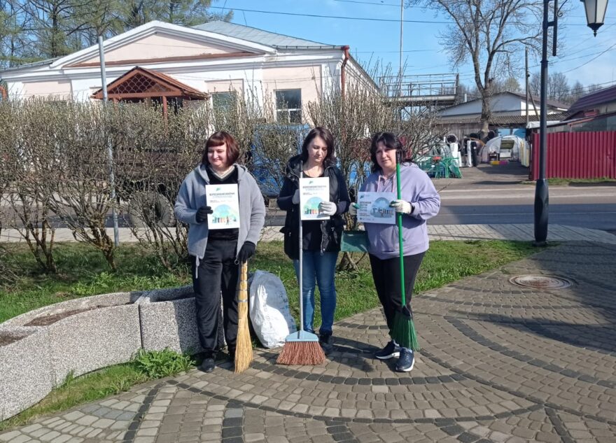 В Торопце прибрались на главных благоустроенных территориях города
