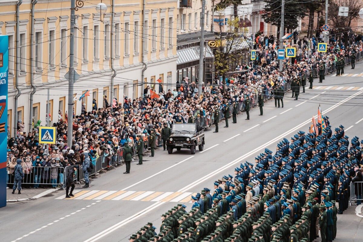 В Твери состоялось торжественное прохождение войск в честь 79-й годовщины Великой Победы
