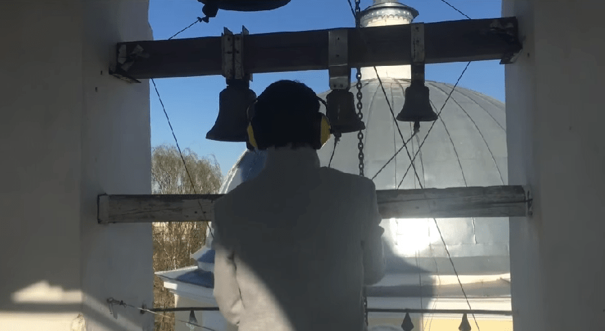 Известного тверского певца вылечил звон колоколов