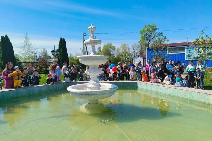 В поселке Оленино открыли сезон фонтанов