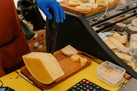 Врач рассказал, какие лекарства противопоказано употреблять с молочными продуктами Врач рассказал, какие лекарства противопоказано употреблять с молочными продуктами