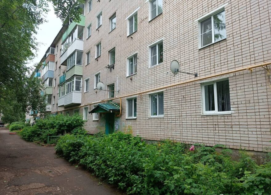 В Тверской области 3-летний ребенок выпал из окна многоэтажки