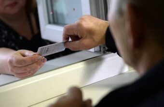 В отели в России начнут заселять по водительским удостоверениям