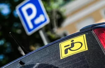 За незаконную установку знака "инвалид" водителей будут лишать прав За незаконную установку знака "инвалид" водителей будут лишать прав