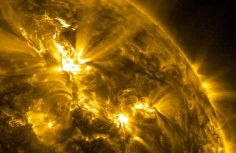 Астрономы сообщили, что прямо сейчас на Земле происходит магнитная буря Астрономы сообщили, что прямо сейчас на Земле происходит магнитная буря