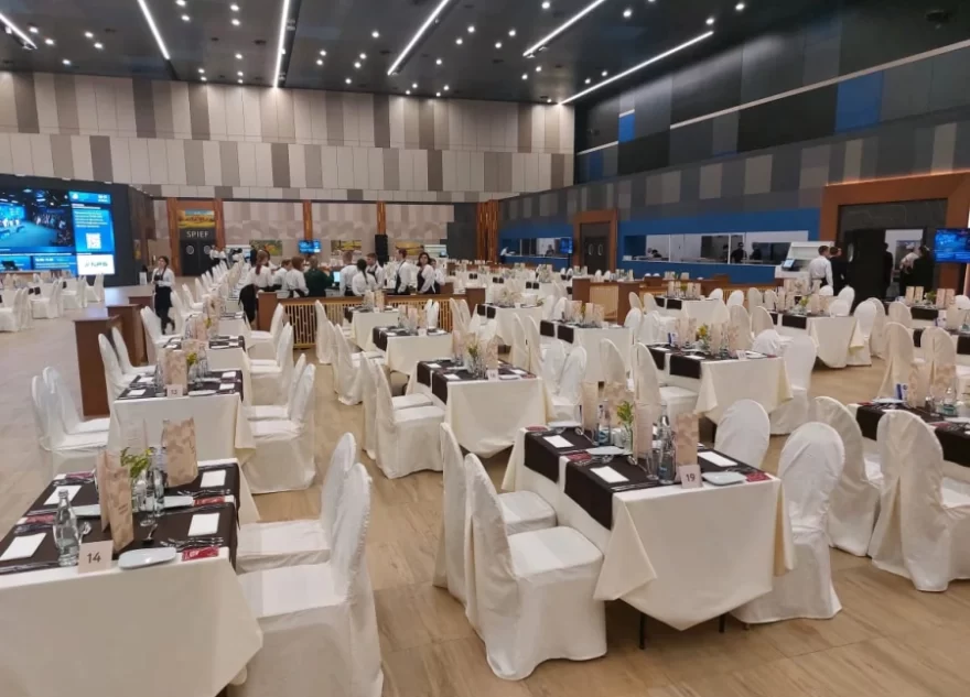 Стало известно, чем кормят участников экономического форума в Петербурге