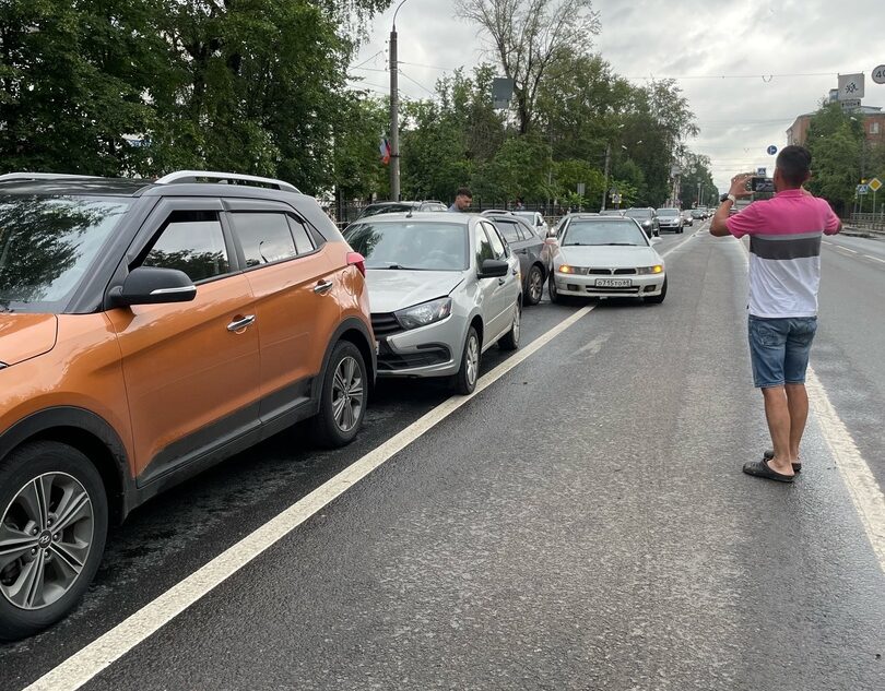 В Твери ищут свидетелей массовой аварии в Московском районе