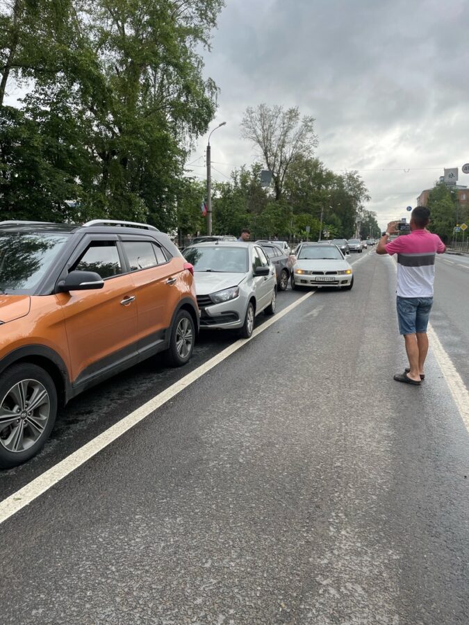 В Твери ищут свидетелей массовой аварии в Московском районе