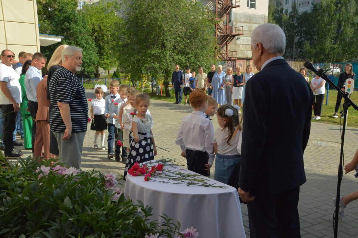 В Твери открыли мемориальную доску первой заведующей детским садом №51 Фруме Ворошиловой
