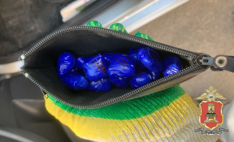 В Твери задержали мужчину с наркотиками и "оружием"