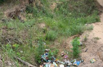 Пляж в Твери превратился в одну большую помойку Пляж в Твери превратился в одну большую помойку