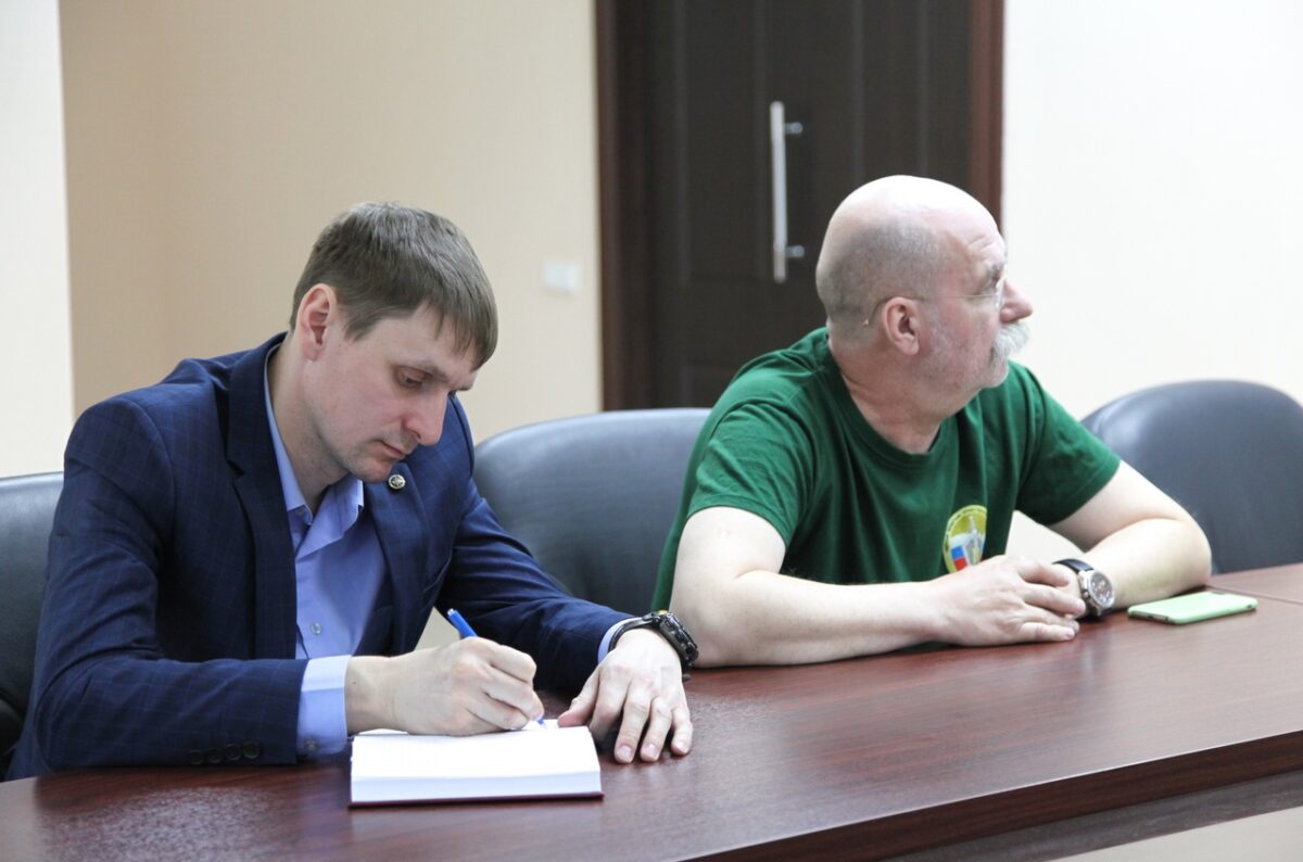 Состоялось совещание представителей следственного управления Следственного комитета и областной общественной организации по научно-исторической и военно-патриотической работе с молодежью