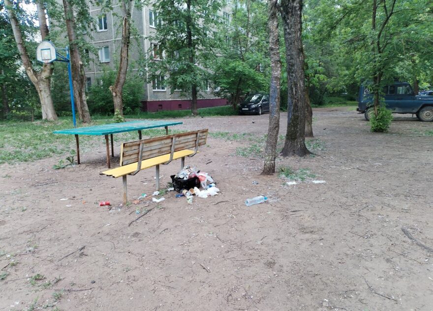 Тверитяне пожаловались на состояние двора жилого дома