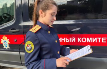Почти год жители Тверской области живут рядом с опасной ямой Почти год жители Тверской области живут рядом с опасной ямой