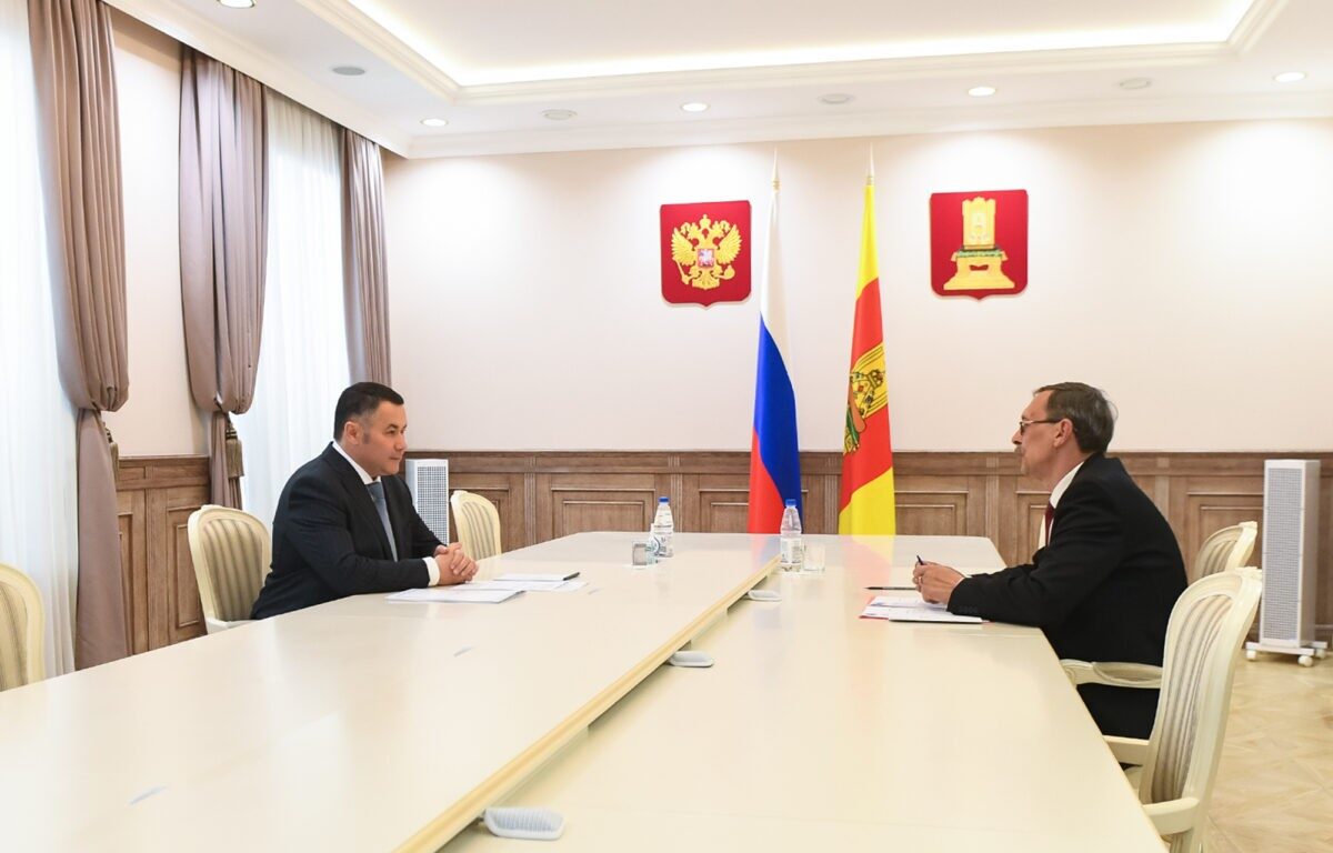 Губернатор Игорь Руденя провел встречу с главой Оленинского округа Олегом Дубовым