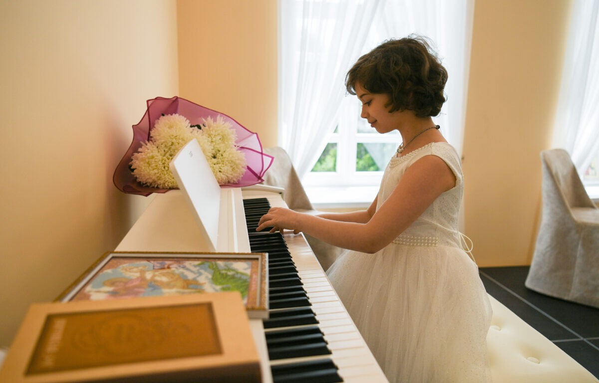 В Старице Тверской области открыли памятник великому русскому поэту Александру Пушкину