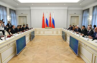 Губернатор Игорь Руденя провёл встречу с губернатором Народного правительства провинции Ляонин КНР Ли Лэчэном Губернатор Игорь Руденя провёл встречу с губернатором Народного правительства провинции Ляонин КНР Ли Лэчэном