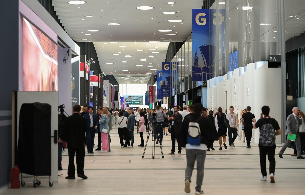 Делегация Тверской области принимает участие в деловой программе Петербургского международного экономического форума