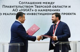 ПМЭФ-2024: Игорь Руденя и Андрей Попов подписали соглашение о развитии в Тверской области авиационного кластера
