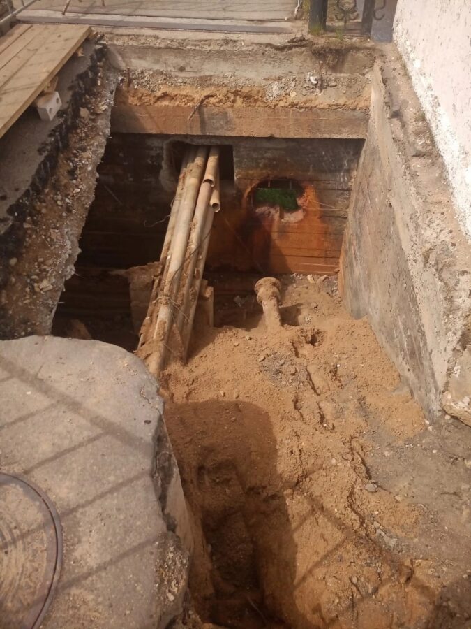 В Тверской области начали ремонтировать мост, который проломил грузовик с ларьком