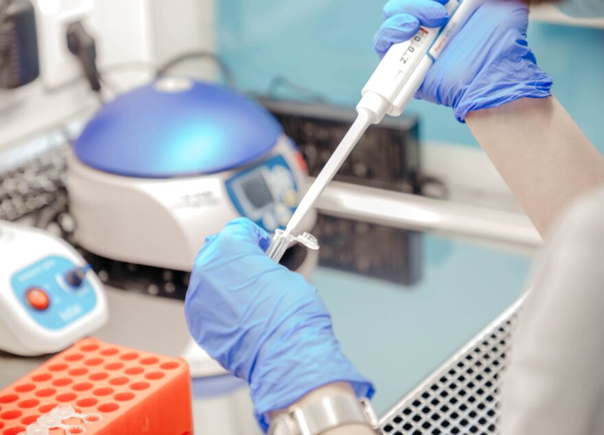 Специалисты Тверской испытательной лаборатории нашли в образце кефира лекарственный препарат