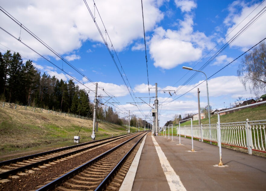 В Тверской области два сотрудника РЖД украли 28 вагонов щебня