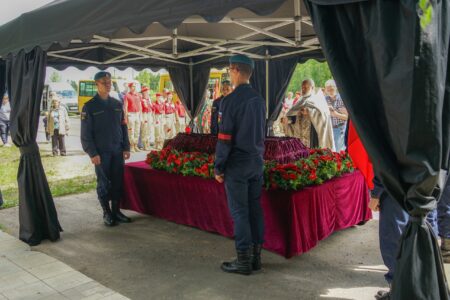 В Тверской области предали земле останки разбившихся лётчиков