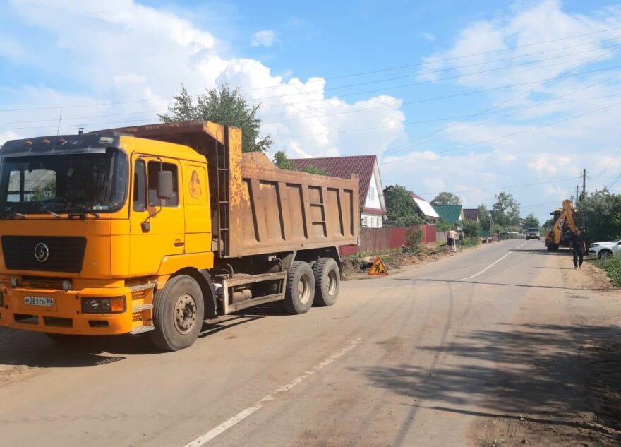Калязинские дороги и дворы продолжают ремонтировать