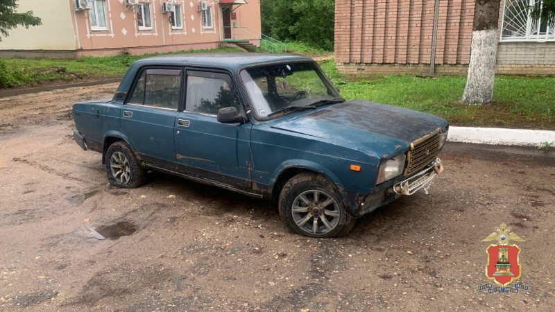 В Тверской области полиция задержала угонщиков, которые чуть не сдали машину в металлолом