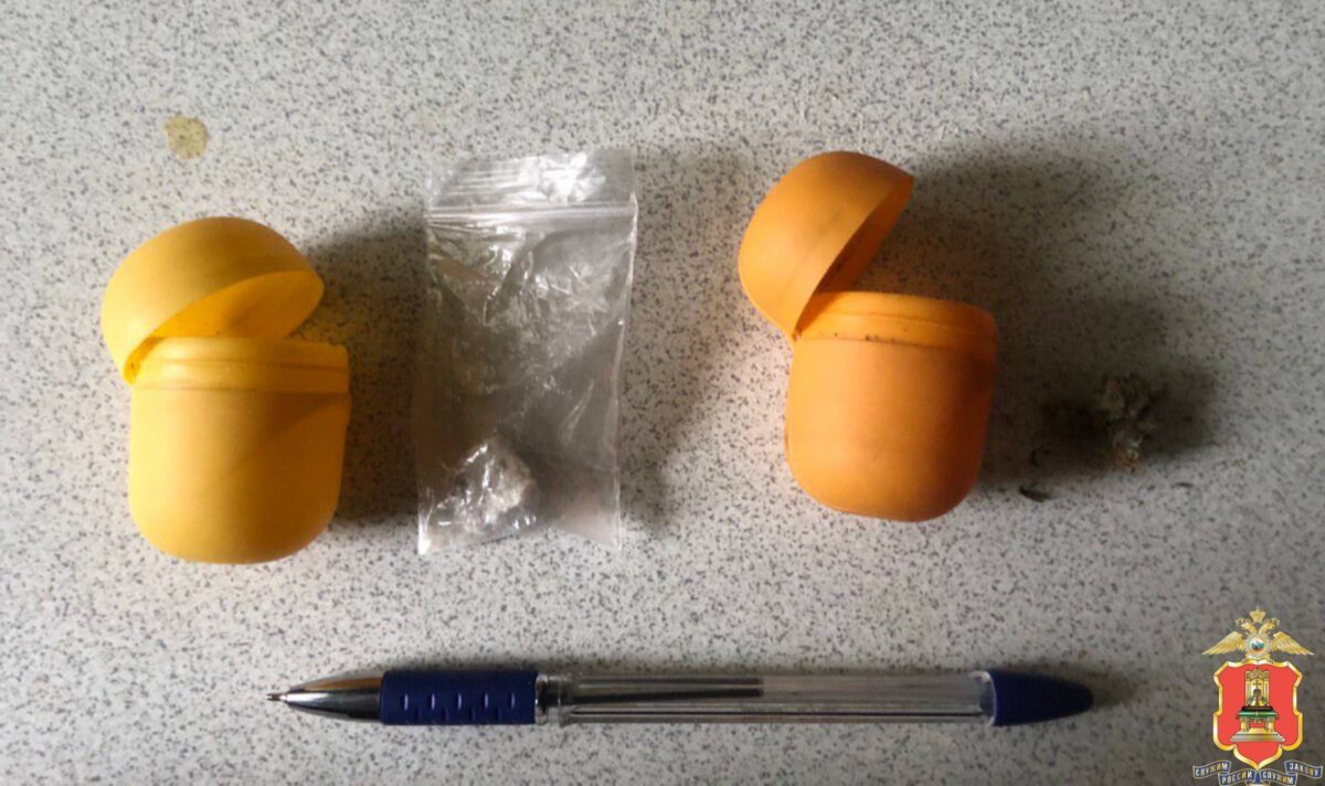 Житель Твери перевозил амфетамин в машине своей подруги