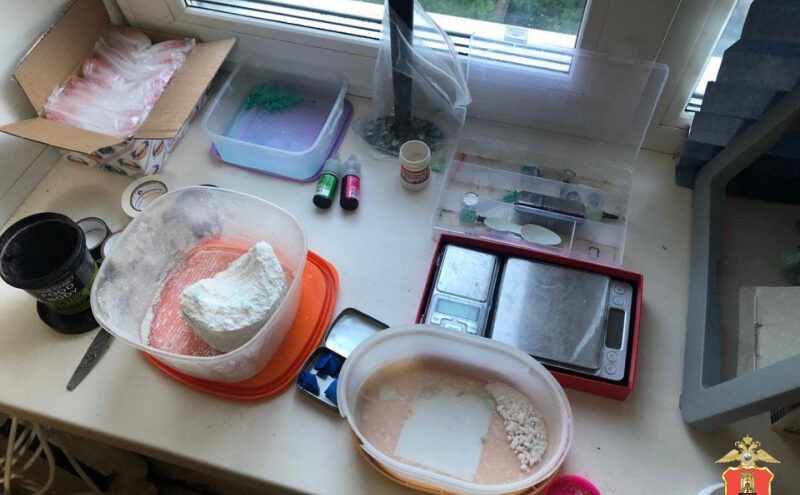 42-летнему мужчине грозит пожизненное за распространение психотропного вещества в Тверской области