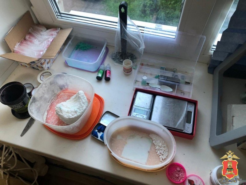 42-летнему мужчине грозит пожизненное за распространение психотропного вещества в Тверской области