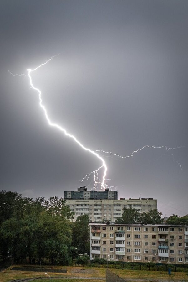 Черноморский циклон принесет в Тверскую область грозовые дожди и похолодание
