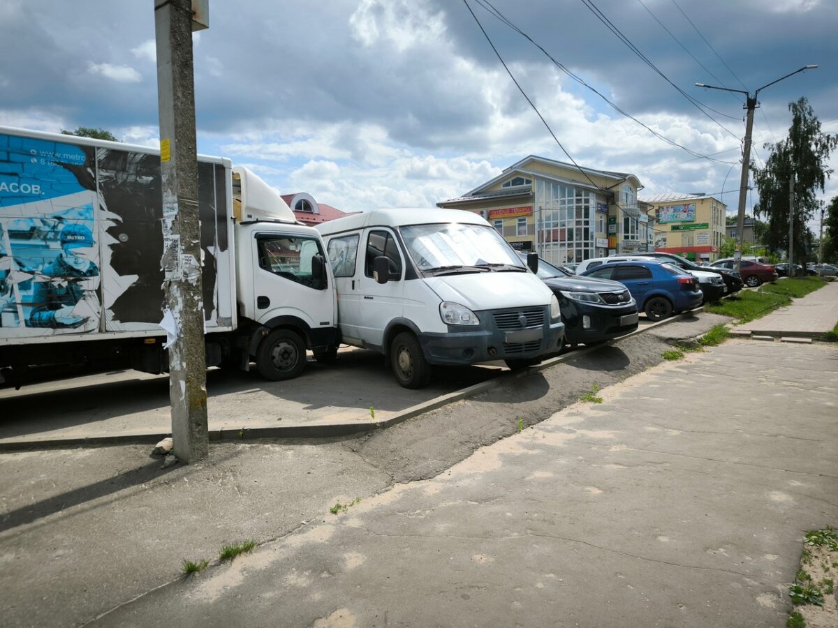 В Тверской области в результате ДТП грузовик протаранил три автомобиля |  ТОП Тверь новости