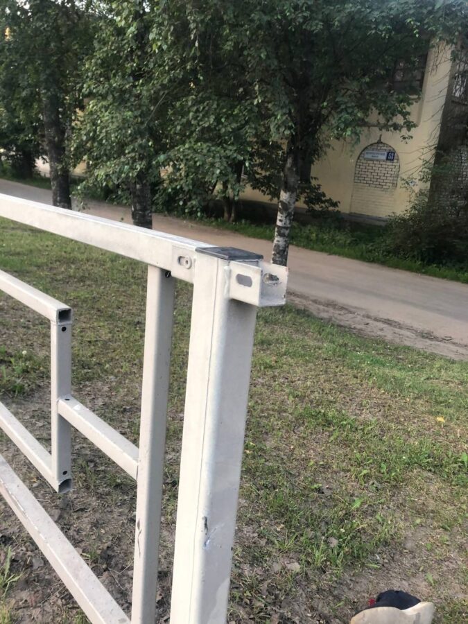 В Твери водитель электровелосипеда врезался в ограждение и погиб