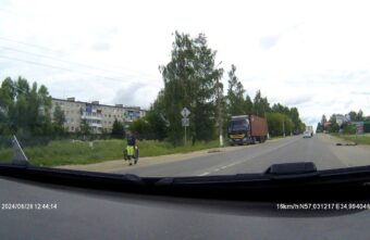 В одном из городов Тверской области сняли "лежачих полицейских" В одном из городов Тверской области сняли "лежачих полицейских"