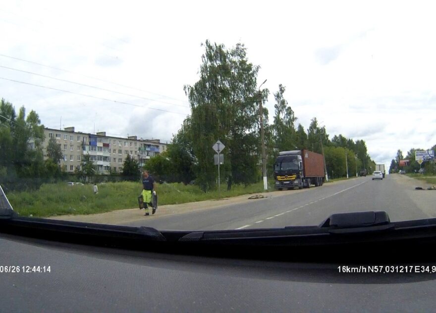 В одном из городов Тверской области сняли "лежачих полицейских" В одном из городов Тверской области сняли "лежачих полицейских"