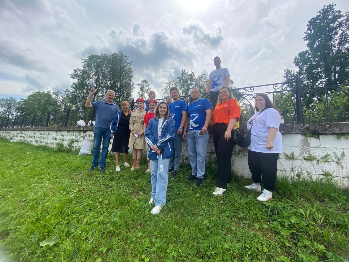 В День России Тверь окрасилась в цвета триколора