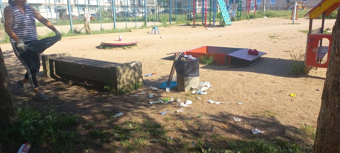 В Тверской области детская площадка стала для местных жителей помойкой