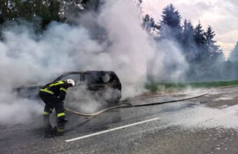 В Тверской области на дороге сгорел автомобиль В Тверской области на дороге сгорел автомобиль