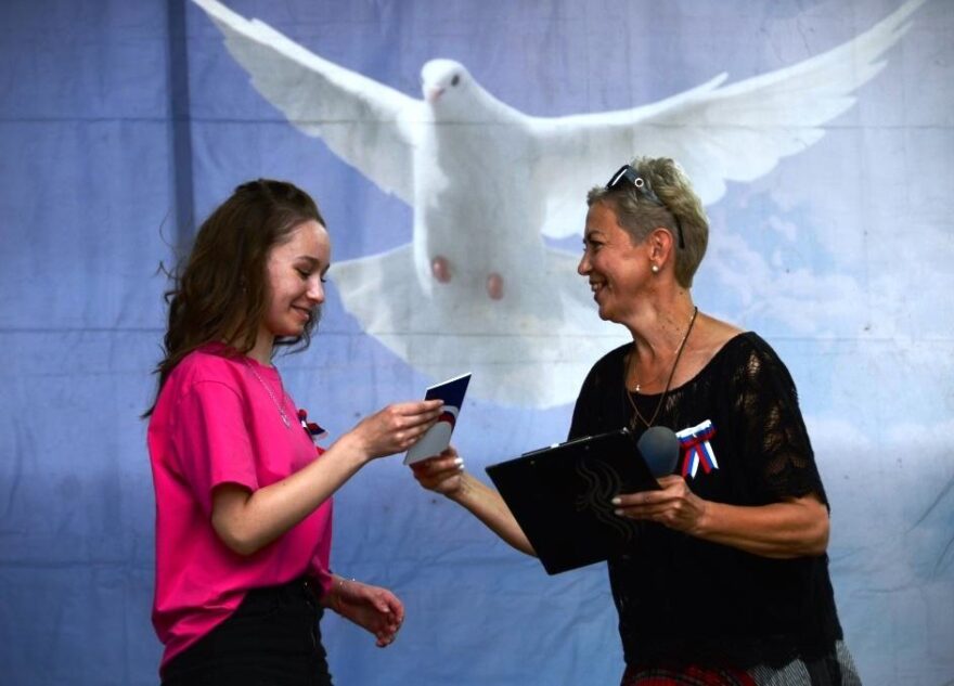 День Росси отметили в Вышнем Волочке музыкой, стихами, наградами