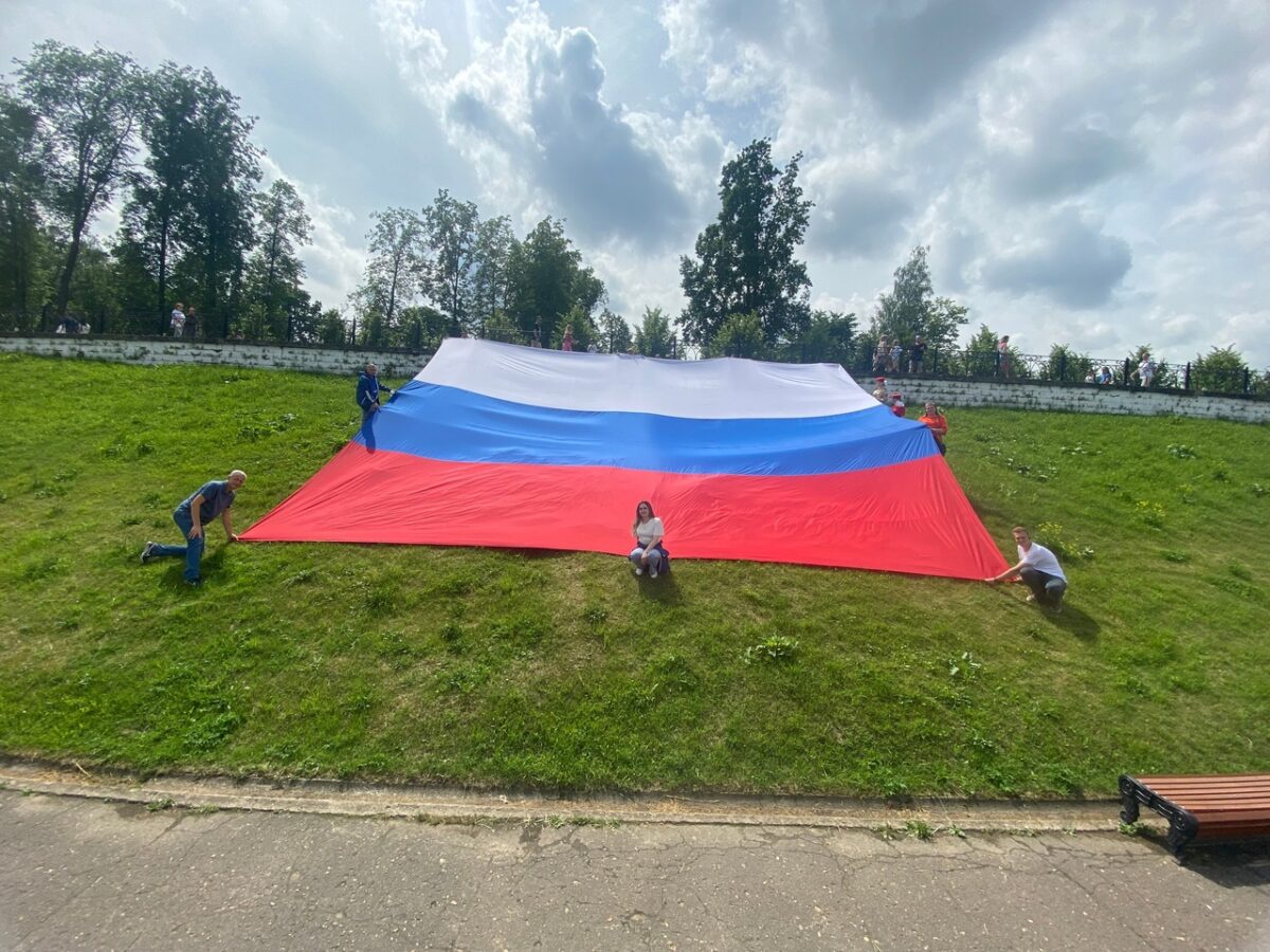 В День России Тверь окрасилась в цвета триколора