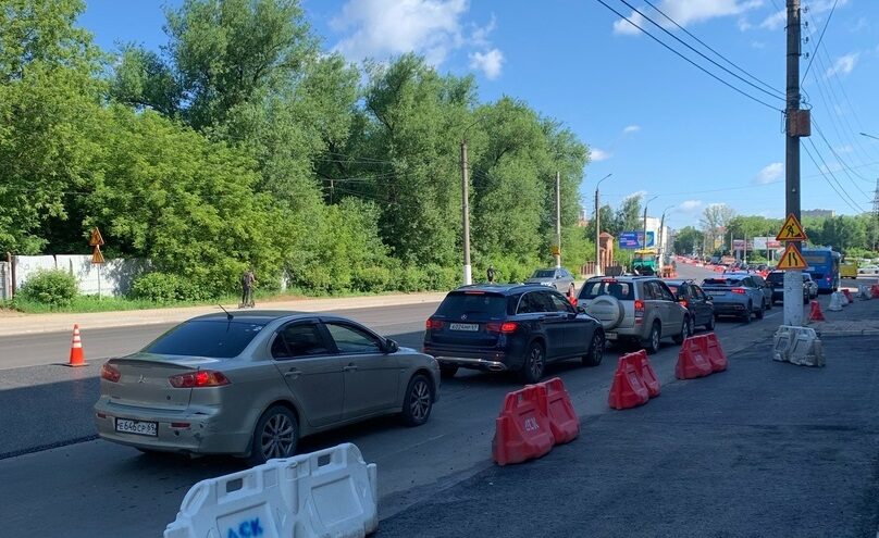 Утром в Твери образовалась большая пробка Утром в Твери образовалась большая пробка