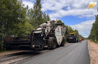 В Тверской области завершается укладка асфальта на дороге Торжок – Высокое – Берново – Старица