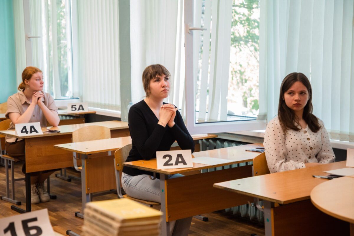 Больше 2 000 выпускников Тверской области сдали ЕГЭ по биологии, истории и письменным частям иностранных языков