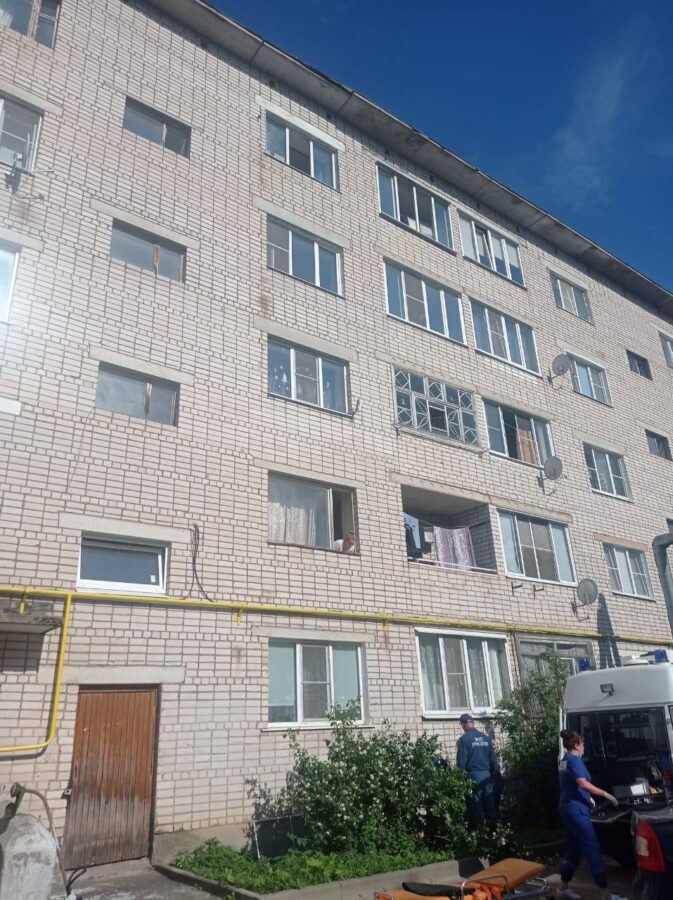 В Тверской области из окна 5 этажа выпал ребенок